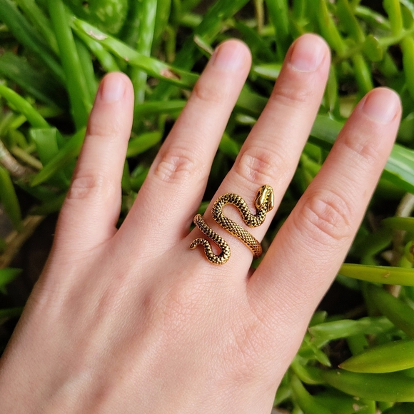 New Classic Gold Snake Ring - Picture 3 of 11